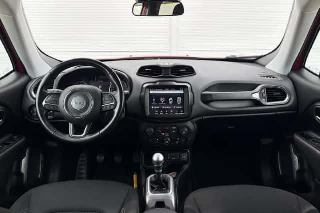 Jeep Renegade (2019) thumbnail 2