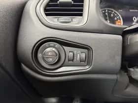 Jeep Renegade (2019) thumbnail 17