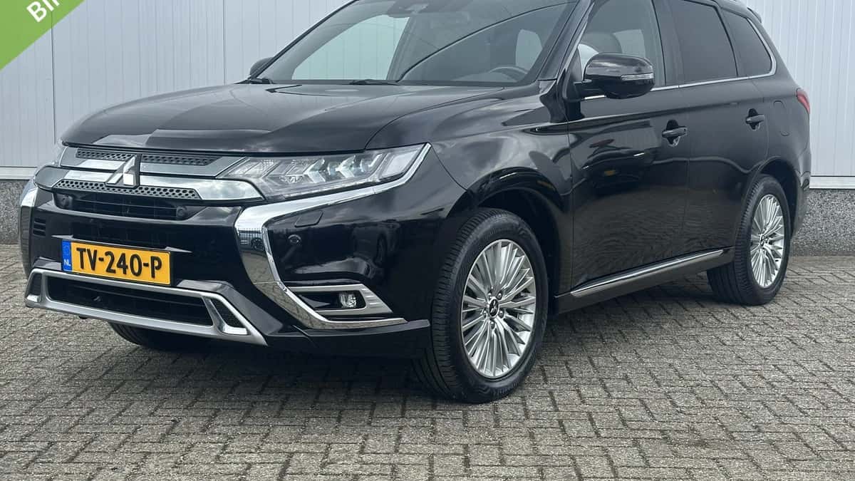 Mitsubishi Outlander (2018) — foto 1