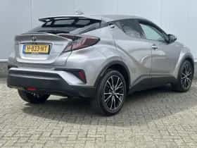 Toyota C-HR (2020) thumbnail 3