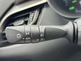 Toyota C-HR (2020) thumbnail 32