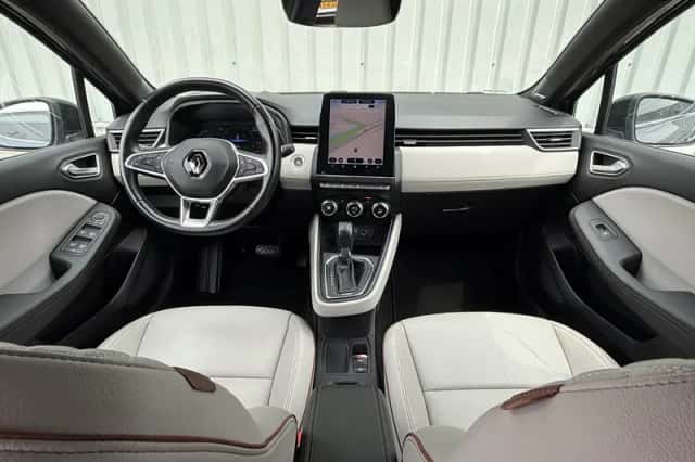 Renault Clio (2022) thumbnail 2