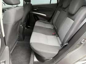 Suzuki S-Cross (2023) thumbnail 5