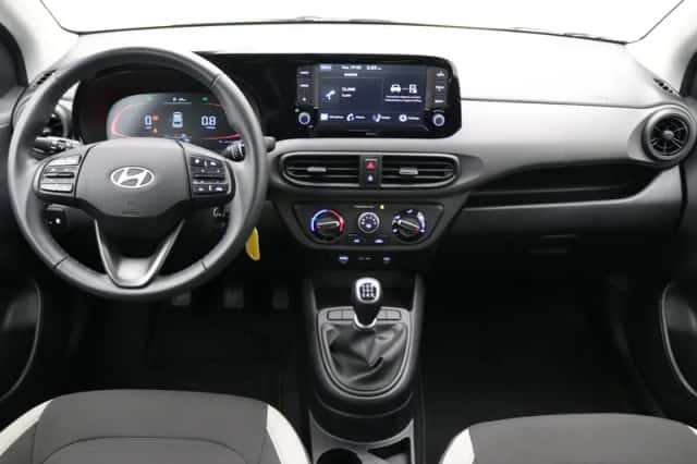 Hyundai i10 (2024) thumbnail 2