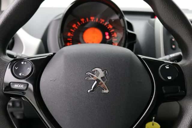 Peugeot 108 (2017) thumbnail 17