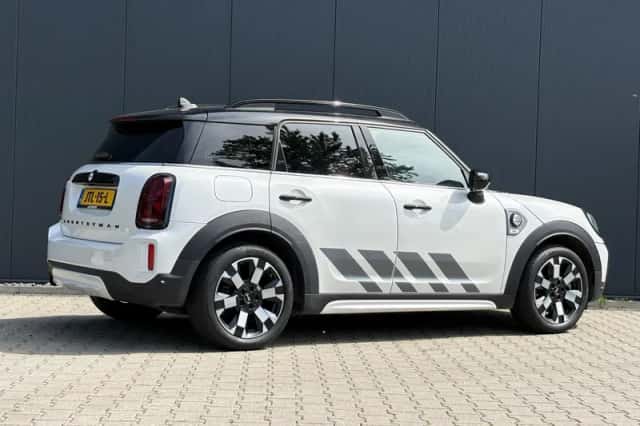 MINI Countryman (2023) thumbnail 3