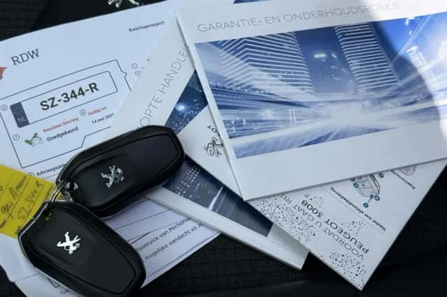 Peugeot 3008 (2018) thumbnail 8
