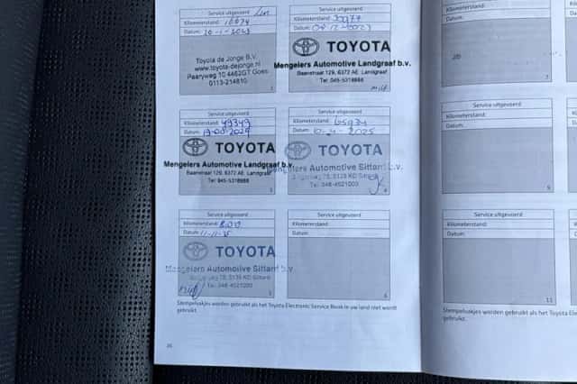 Toyota C-HR (2021) thumbnail 25