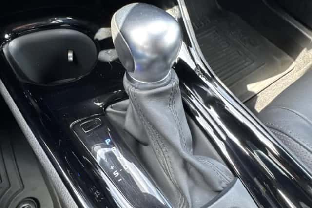 Toyota C-HR (2021) thumbnail 33