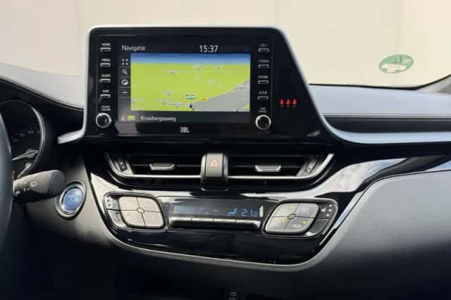 Toyota C-HR (2021) thumbnail 48