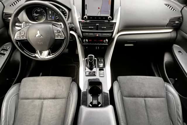 Mitsubishi Eclipse Cross (2023) thumbnail 2
