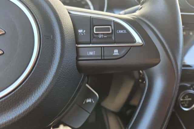 Suzuki Swift (2022) thumbnail 14
