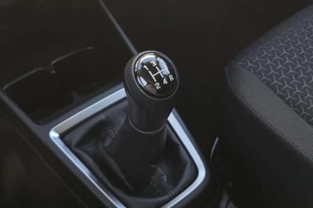 Suzuki Swift (2022) thumbnail 25