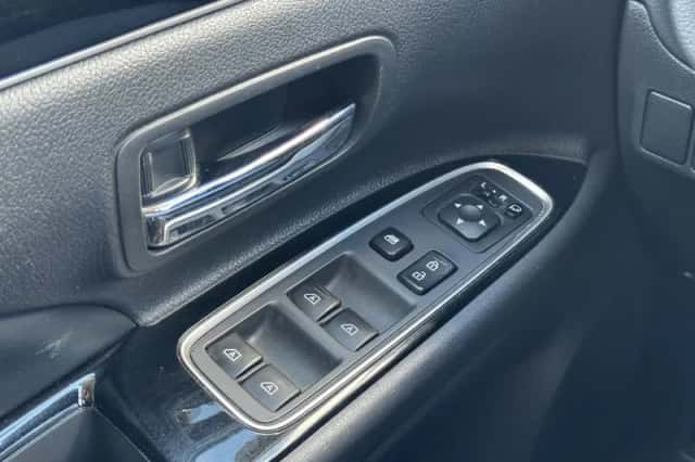 Mitsubishi Outlander (2021) thumbnail 18