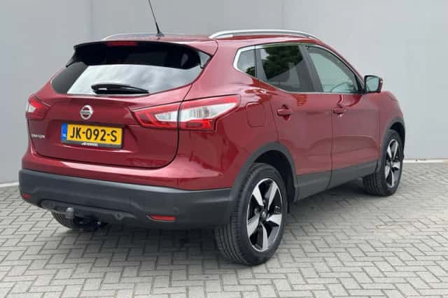 Nissan Qashqai (2016) thumbnail 3