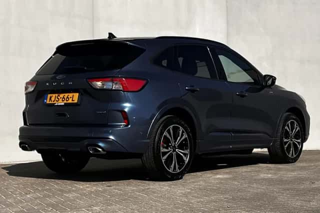 Ford Kuga (2022) thumbnail 3