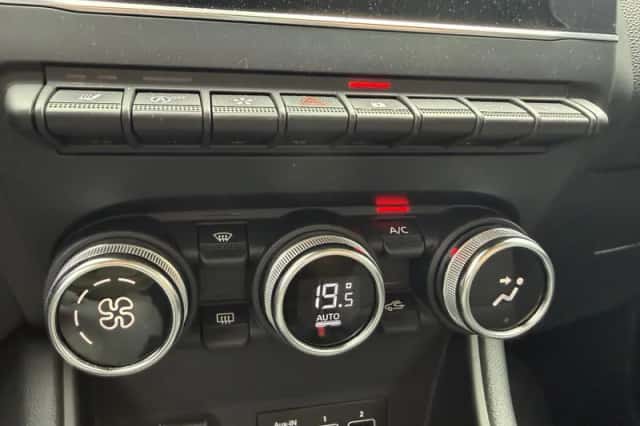 Renault Captur (2021) thumbnail 25