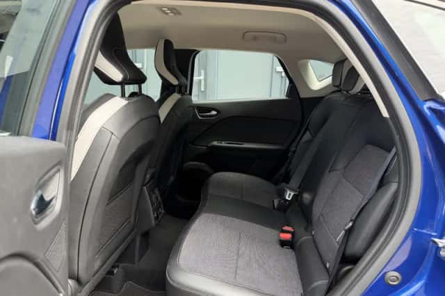 Renault Captur (2021) thumbnail 7