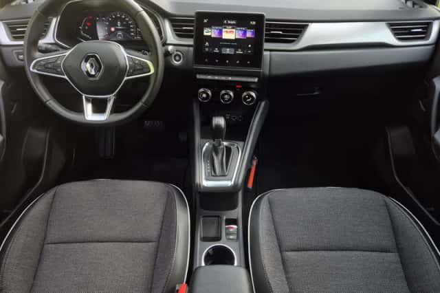 Renault Captur (2021) thumbnail 2