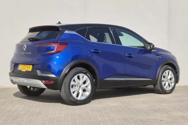 Renault Captur (2021) thumbnail 3
