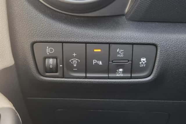 Hyundai Kona (2022) thumbnail 41
