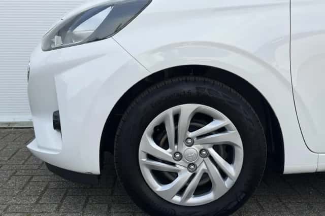 Hyundai i10 (2023) thumbnail 16