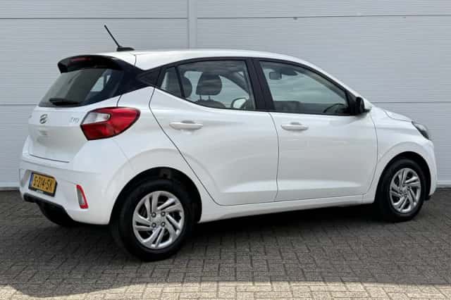 Hyundai i10 (2023) thumbnail 3