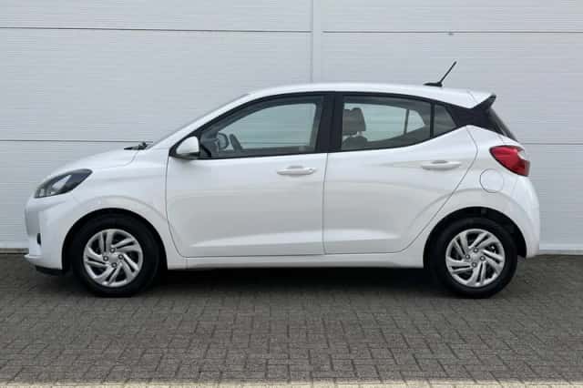 Hyundai i10 (2023) thumbnail 9