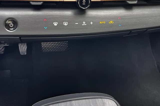 Nissan Ariya (2022) thumbnail 19
