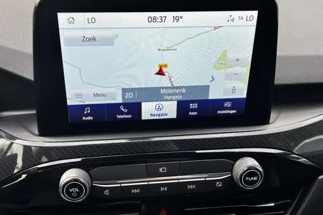 Ford Kuga (2023) thumbnail 6