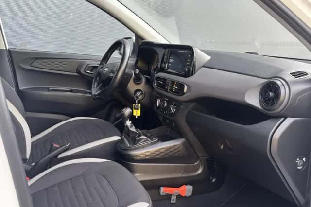 Hyundai i10 (2022) thumbnail 17