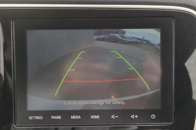 Mitsubishi Outlander (2021) thumbnail 5