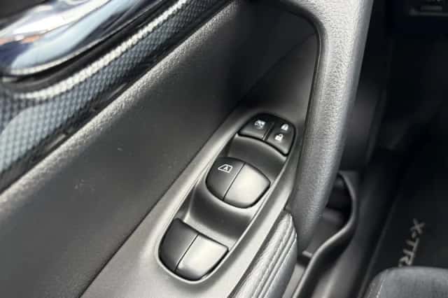 Nissan X-Trail (2017) thumbnail 13
