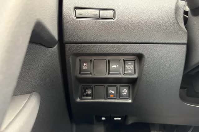 Nissan X-Trail (2017) thumbnail 15