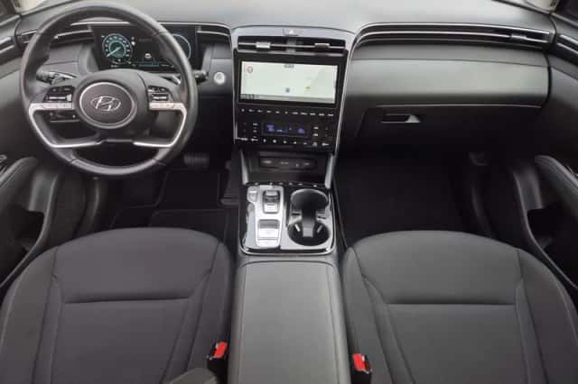 Hyundai Tucson (2022) thumbnail 2