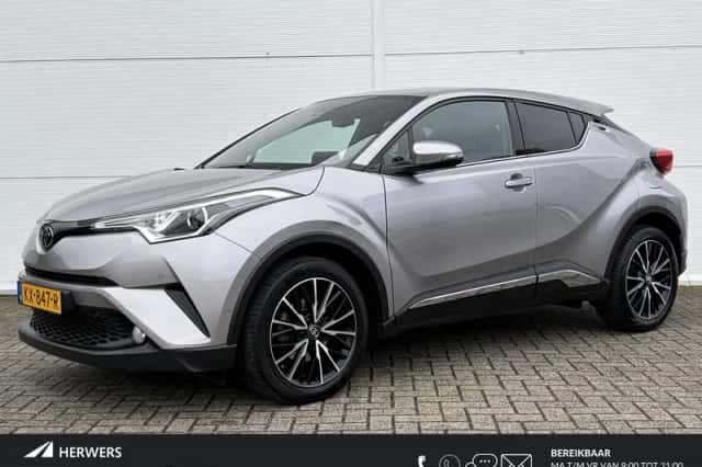 Toyota C-HR (2016) thumbnail 1
