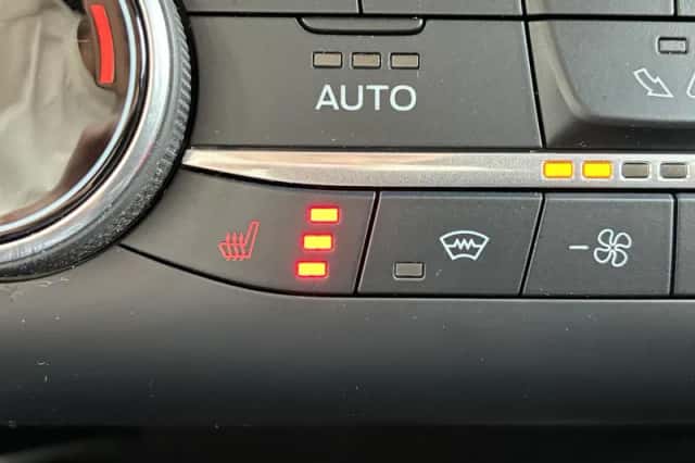 Ford Kuga (2023) thumbnail 6