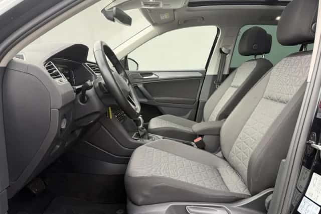 Volkswagen Tiguan (2022) thumbnail 14