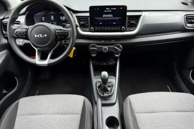 Kia Stonic (2024) thumbnail 2