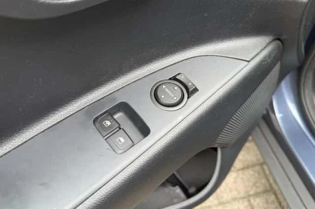 Kia Stonic (2024) thumbnail 14