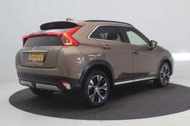 Mitsubishi Eclipse Cross (2019) thumbnail 3