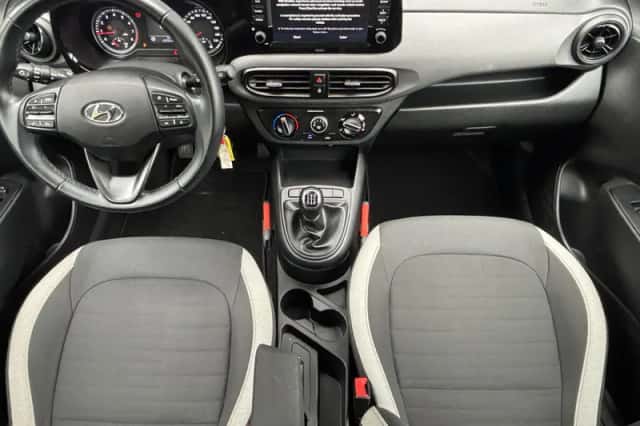 Hyundai i10 (2021) thumbnail 2
