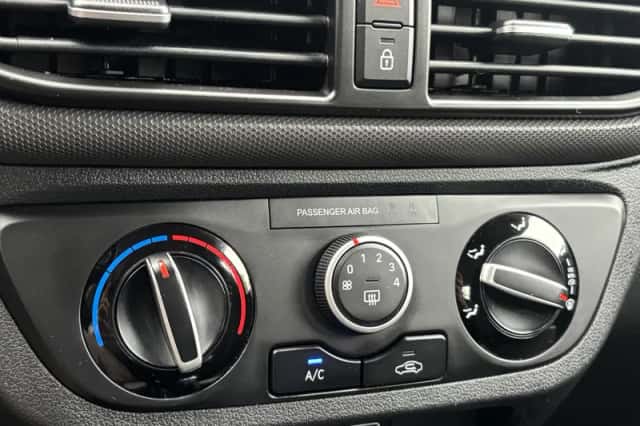 Hyundai i10 (2021) thumbnail 4