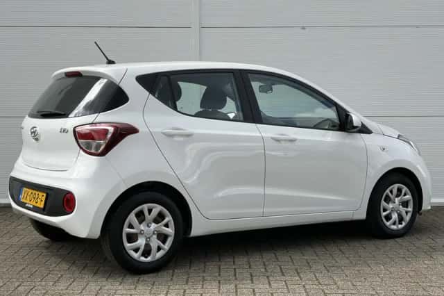 Hyundai i10 (2019) thumbnail 3