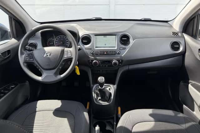 Hyundai i10 (2017) thumbnail 2