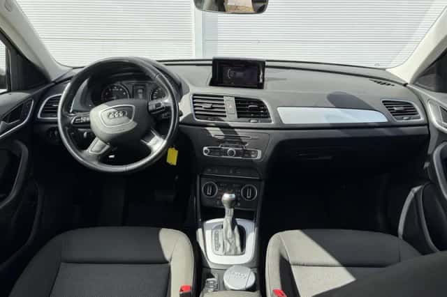Audi Q3 (2016) thumbnail 2