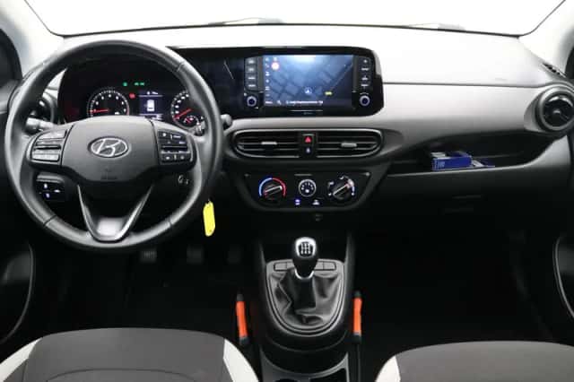Hyundai i10 (2021) thumbnail 2