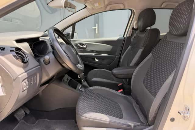 Renault Captur (2019) thumbnail 6