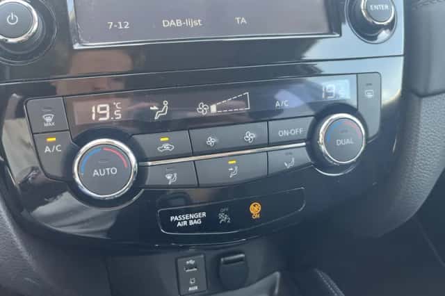 Nissan X-Trail (2020) thumbnail 4