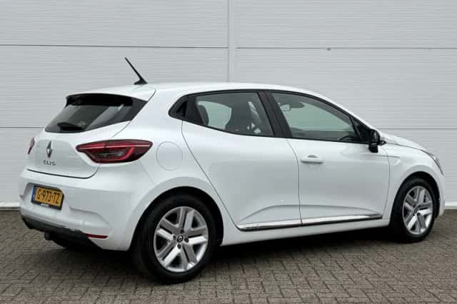 Renault Clio (2019) thumbnail 3